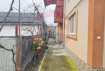 Casă cu 3 camere cu Teren 356 Mp în Central - 21