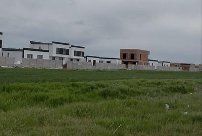 Teren de 347 mp, în Vidra