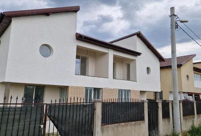 Casă cu 4 camere în Central - 2