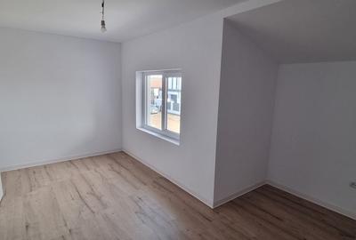 Duplex cu 3 camere cu Canalizare în Moșnița Veche - 9