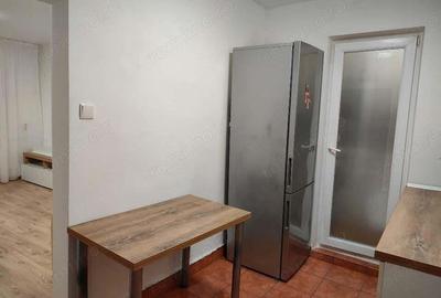 Apartament cu 3 camere, semidecomandat, situat in zona Sagului. - 9