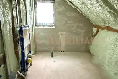 Casă cu Teren 100 Mp în Central