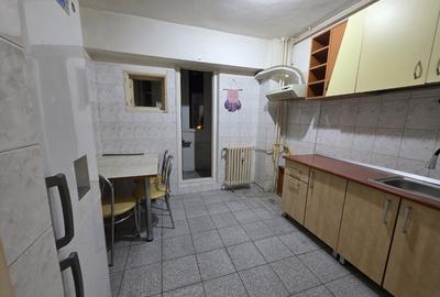 Piata Muncii, Decebal, 10 minute metrou, chiar pe Agricultori - 10