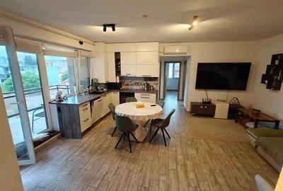 Apartament cu 3 camere circular, mobilat în Central