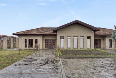Casă individuală cu 14 camere cu Piscina în Plopi - 1