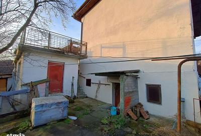 Casă cu 4 camere în Central - 1