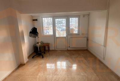 Spațiu comercial, de 200 mp, în Central - 8