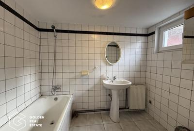 Casa pretabila pentru uz comercial/rezidential, teren 290 mp,  zona Cocorilor - 12