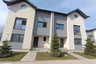 Casă cu 4 camere cu Teren 300 Mp în Central