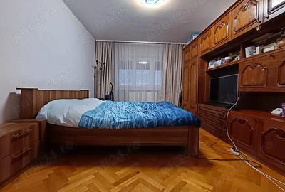 Proprietar vand apartament cu 2 camere etaj 4 - 17