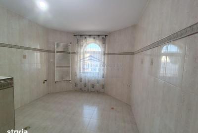 Casă cu 7 camere cu Teren 800 Mp în Șcheia - 7