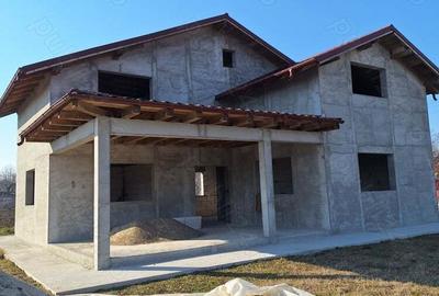 Casă cu 6 camere în Vânători - 2