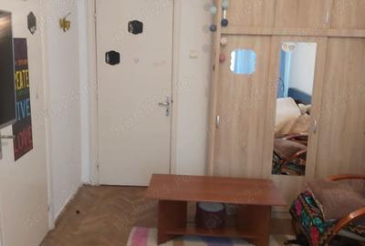 Apartament cu 3 camere decomandat în Berceni - 1