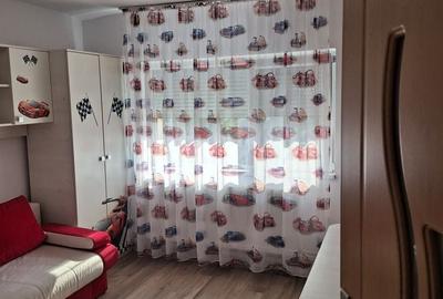 Apartament cu 2 camere decomandat în Plăvăț II - 5