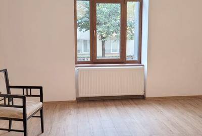 De vânzare apartament 3 camere, renovat, zonă semicentrală - 2