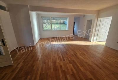 Spațiu comercial, de 320 mp, în Central - 4