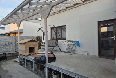 Casă cu 3 camere cu Teren 350 Mp în Șimnicu de Sus - 1