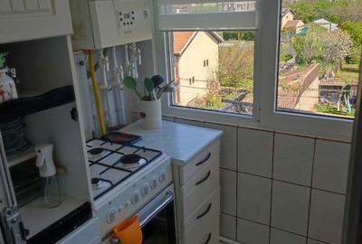 Apartament cu 2 camere decomandat în Km 5 - 12