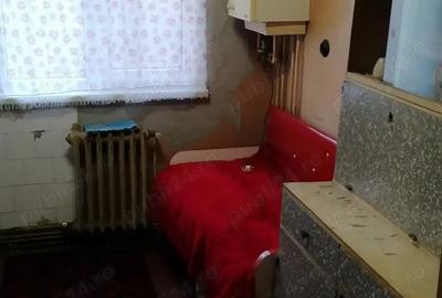 Vand apartament in Dej - doua camere, semidecomandat, etaj 2