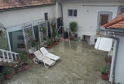 Doua Case + 2 Spatii Comerciale, 440 mp Utili – pe Str. Libertatii! - 10