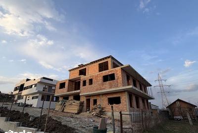 Casă cu 4 camere cu Teren 110 Mp în Central - 3