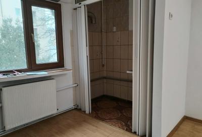 Apartament cu 3 camere decomandat în 1 Mai - 8