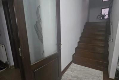 Casă cu 7 camere cu Teren 518 Mp în Cârcea - 3