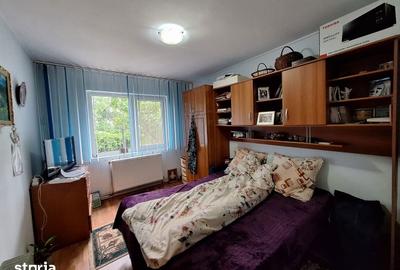 Apartament cu 2 camere semidecomandat în Mioriței
