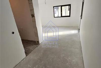 Casă cu 7 camere cu Teren 300 Mp în Central - 12