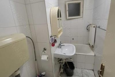 Inchiriez apt.2cam .bloc de 4 etaje ,etaj intermediar - 8