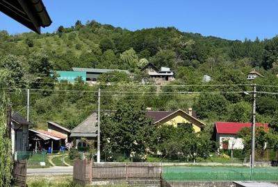 Casă cu 6 camere cu Teren 2147 Mp în Cetățeni - 4