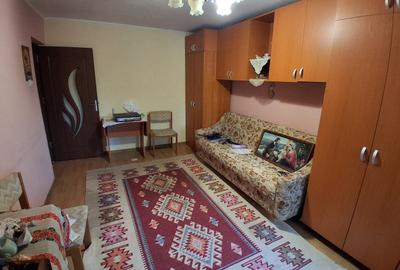 CANTA PROFI 2 CAMERE DECOMANDAT PARTER 48 MP BLOC 1980  COD 160529 - 2