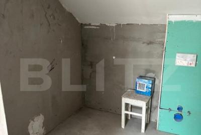 Casă cu 7 camere cu Teren 900 Mp în Central