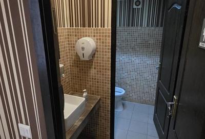 Spațiu comercial, de 200 mp, în Central - 3