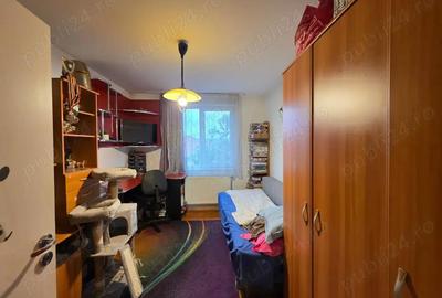 Apartament cu 3 camere decomandat în Progresul - 8