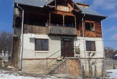 Casă cu 4 camere în Cernișoara - 4