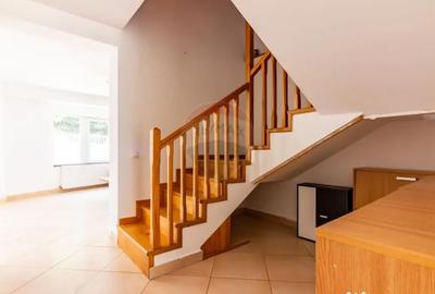 Casă cu 5 camere cu Teren 185 Mp în Clinceni - 3