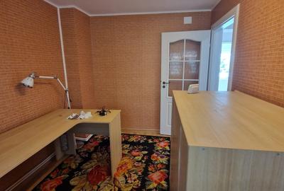 Casă cu 6 camere cu Canalizare în Central - 16