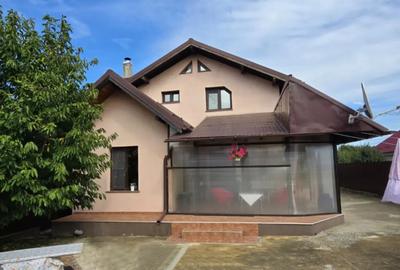 Casă cu 3 camere cu Canalizare în Căciulești - 1