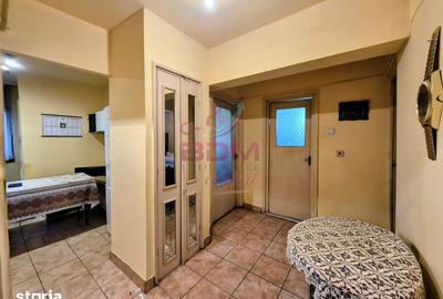 Apartament cu 3 camere decomandat în Micro 1 - 3