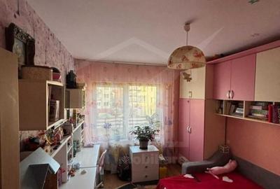 Apartament cu 3 camere semidecomandat, mobilat în Florești - 8