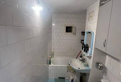 1 camera, decomandat | etaj 2 | centrala proprie | balcon | zona excelenta - 3