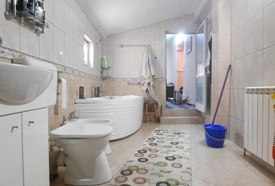 Casa deosebita cu spatiu comercial Rasnov - 10