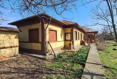 Casă cu 6 camere cu Teren 1341 Mp în Frumușani - 3