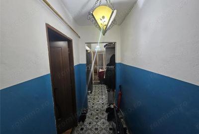 Apartament cu 3 camere nedecomandat în Micro III - 2