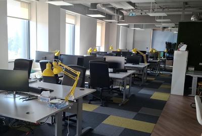 Spațiu comercial, de 270 mp, în Central - 6