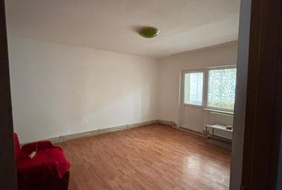Apartament 3 camere decomandat, zona piață - 10