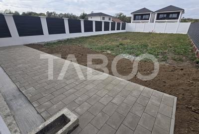Duplex de vanzare 380mp teren liber 4 camere 2 bai 2 parcari Selimbar Duplex de vanzare 380mp teren liber 4 camere 2 bai 2 parcari Selimbar - 3