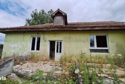 Casă cu 4 camere cu Teren 709 Mp în Central - 1