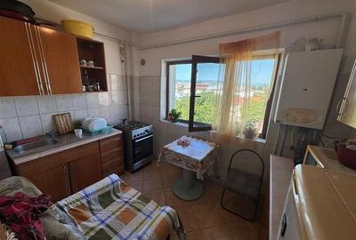 Garsoniera Comisia Centrala ,40 mp utili, et 4/4 cu acoperis,CT - 7